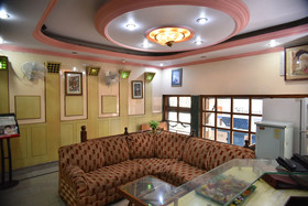 Mid City Hotel by OYO Rooms