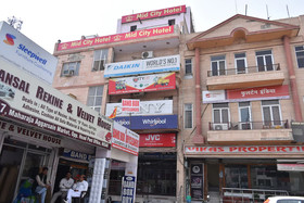 Mid City Hotel by OYO Rooms