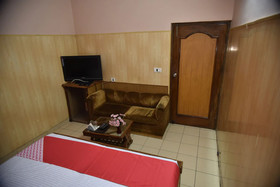 Mid City Hotel by OYO Rooms