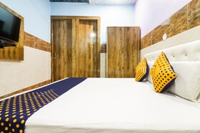 Yash Hotel by OYO Rooms