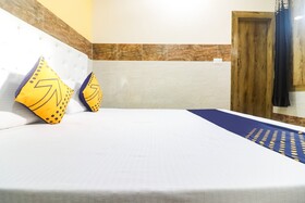 Yash Hotel by OYO Rooms