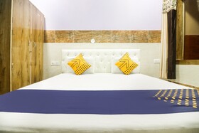 Yash Hotel by OYO Rooms