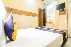 Yash Hotel by OYO Rooms