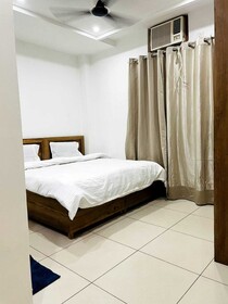 Hotel Noor Inn By Grb