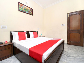 Aditya & Kings By OYO Rooms