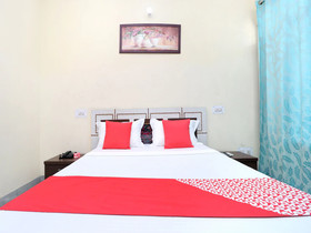Aditya & Kings By OYO Rooms
