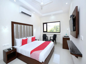 Park Royal by OYO Rooms