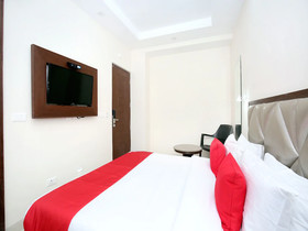 Park Royal by OYO Rooms