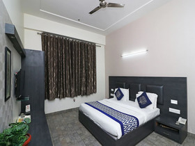 Hotel Parichay by OYO Rooms