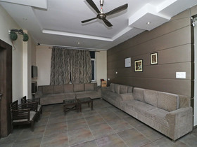 Hotel Parichay by OYO Rooms