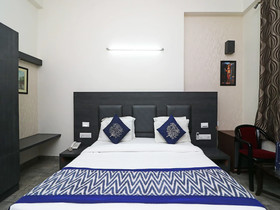 Hotel Parichay by OYO Rooms