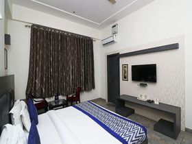 Hotel Parichay by OYO Rooms