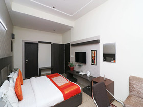 Hotel Parichay by OYO Rooms