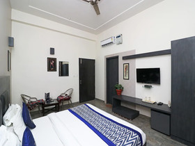 Hotel Parichay by OYO Rooms