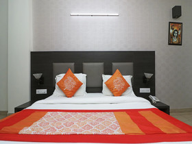 Hotel Parichay by OYO Rooms