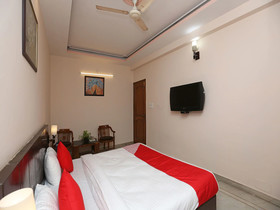 Hotel Samrat By OYO Rooms