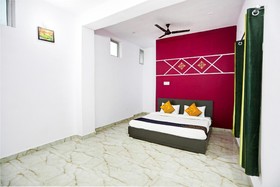 Royal Stay by OYO Rooms