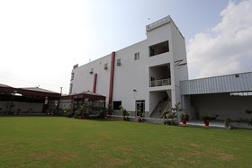Shree Ram Palace By OYO Rooms