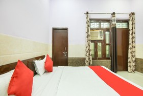Holidays Hotel by OYO Rooms