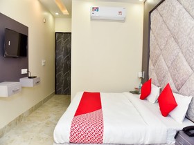 Hotel Crown Inn By OYO