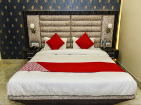 Hotel Crown Inn By OYO