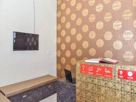 Hotel Crown Inn By OYO