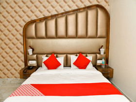 Hotel Crown Inn By OYO