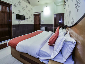 Hotel Vice Roy by OYO Rooms