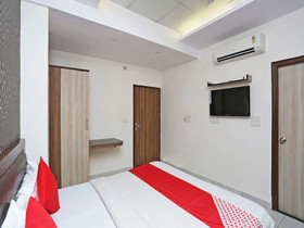 OYO 15382 Hotel Shant Mai