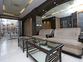 OYO 15382 Hotel Shant Mai