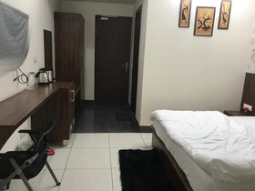 Hotel White House Residency By GRB
