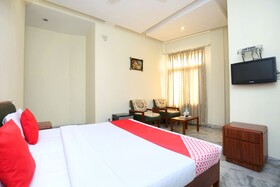 Comfort Inn by OYO Rooms