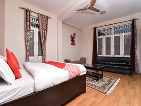 Hotel Cozy Nook by OYO Rooms