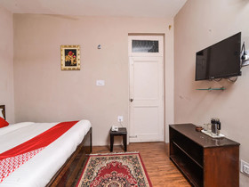 Hotel Cozy Nook by OYO Rooms