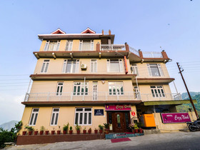 Hotel Cozy Nook by OYO Rooms