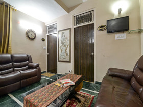 Hotel Cozy Nook by OYO Rooms
