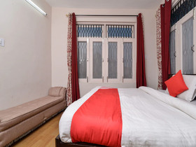 Hotel Cozy Nook by OYO Rooms