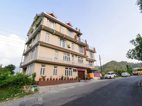Hotel Cozy Nook by OYO Rooms