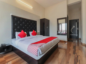 Hotel Grand Hills By OYO Rooms
