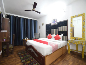 Hotel Oak Valley Residency