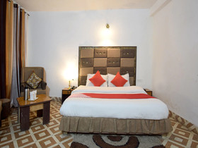 Hotel Oak Valley Residency