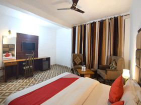 Hotel Oak Valley Residency