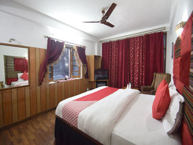 Hotel Oak Valley Residency