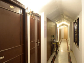 Hotel Oak Valley Residency