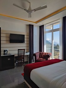 Aliza Inn and Suites
