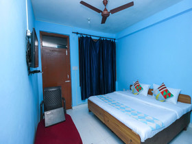 Cozy Stay by OYO Rooms
