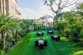 Dhauladhar Heights Resort
