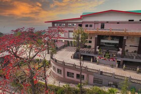 Dhauladhar Heights Resort