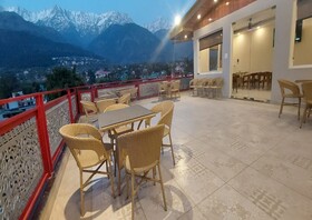 Hotel Square One by D'Polo Dharamshala
