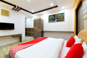 Hotel HHH By OYO Rooms